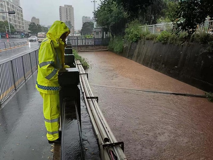 福城街道加大安全隐患排查，织密防汛“安全网”1.jpg