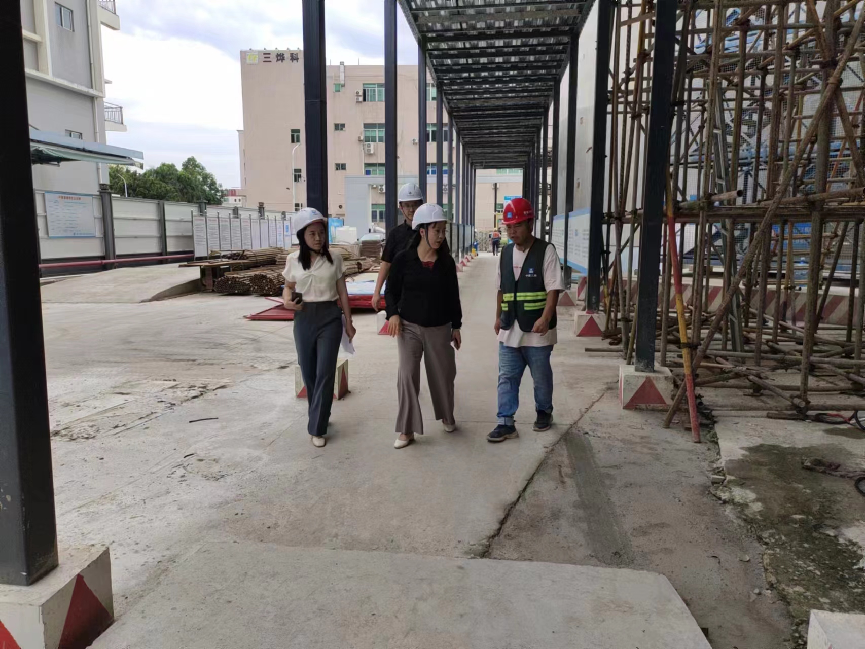 捕鱼达人在线
住房和建设局开展防台风“苏拉”工作部署及督导检查工作3.jpg