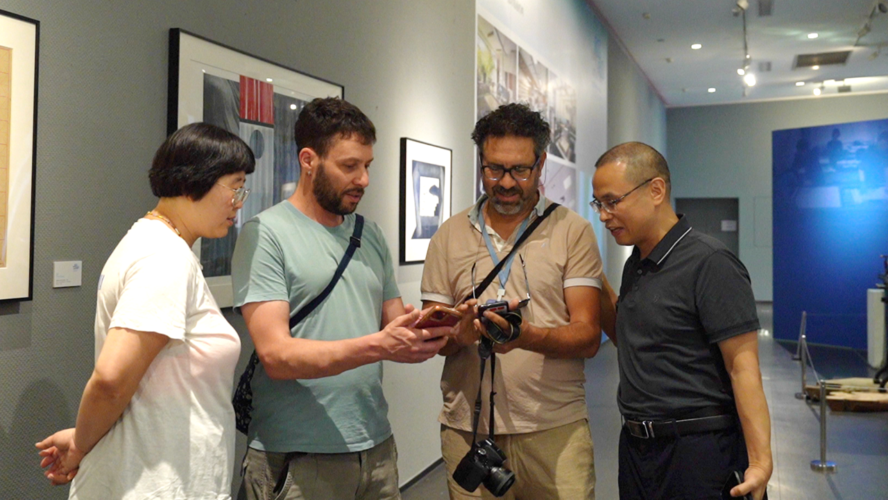 Veteran curator bridges global printmakers