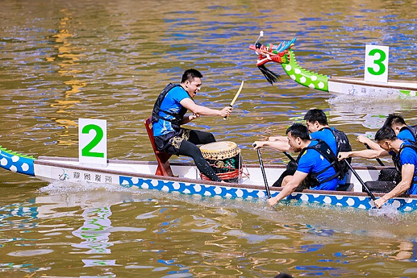 2024年深圳市观澜河龙舟赛火热开赛,“一河一赛”燃激情·龙舟竞渡踏浪起7.jpg