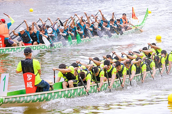 2024年深圳市观澜河龙舟赛火热开赛,“一河一赛”燃激情·龙舟竞渡踏浪起5.jpg