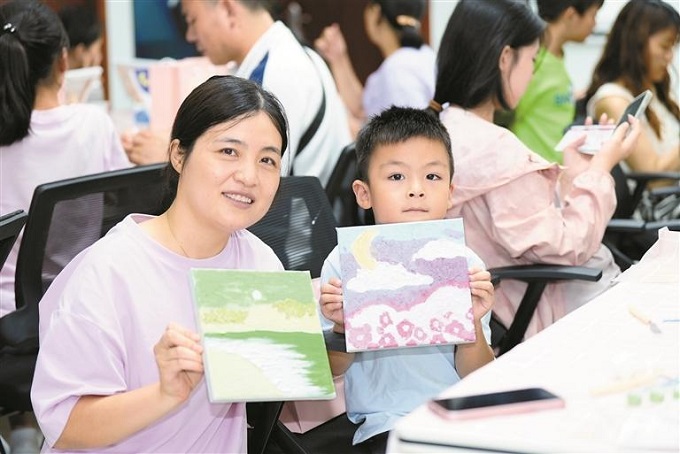 福城街道总工会开展职工亲子绘画活动.jpg