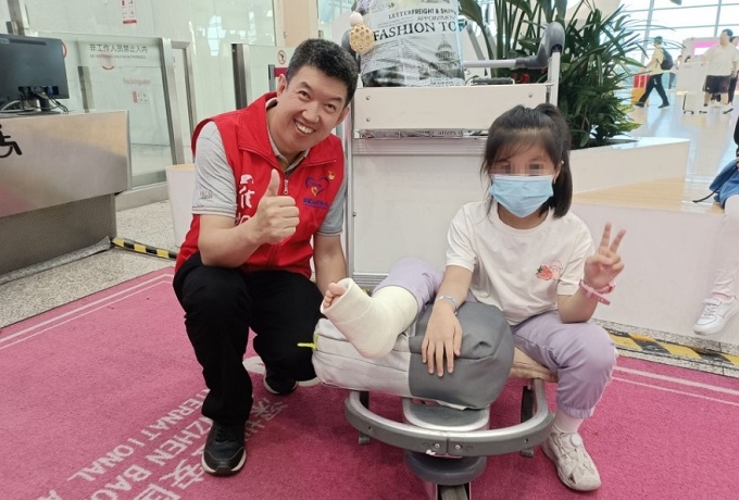 深圳市民水哥热心护送“瓷娃娃”就医800余次.jpg