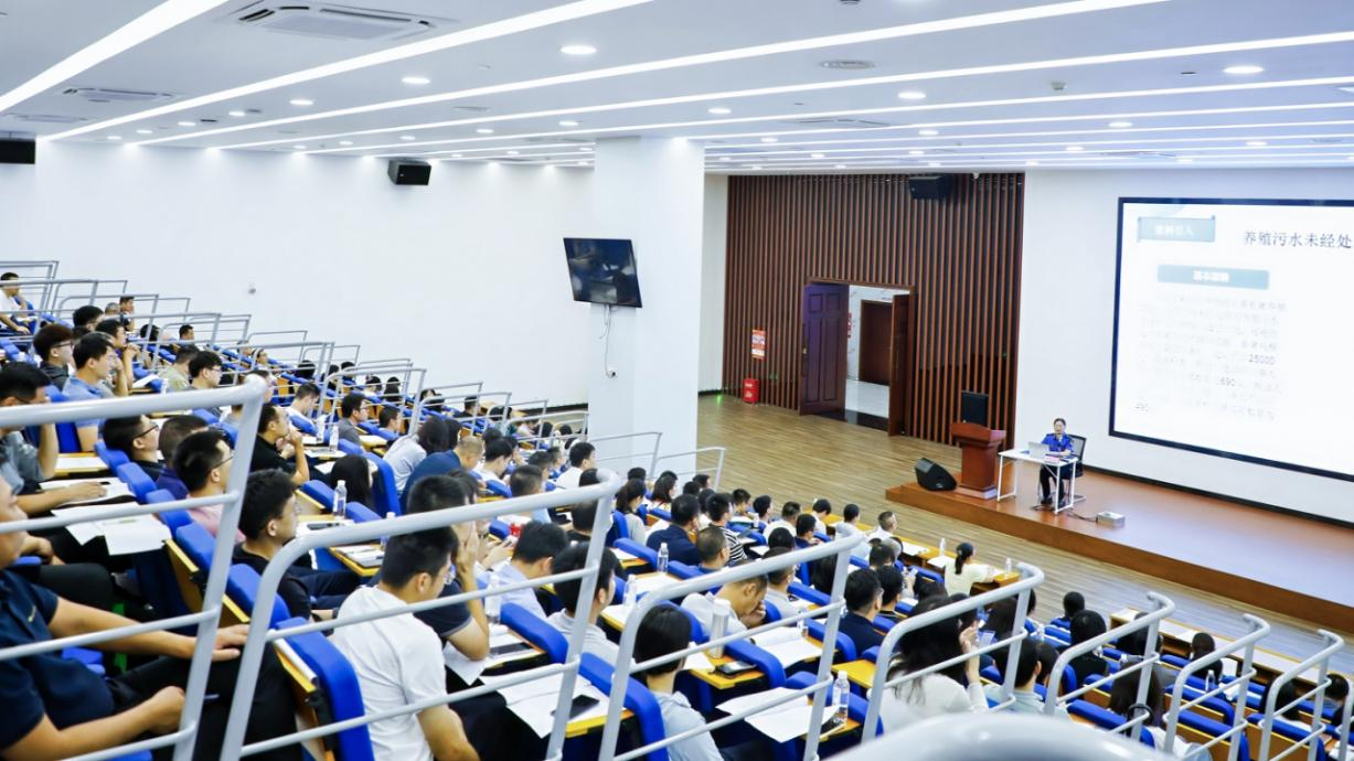 2.“强素质 谱华章”执法质量大提升活动现场.png