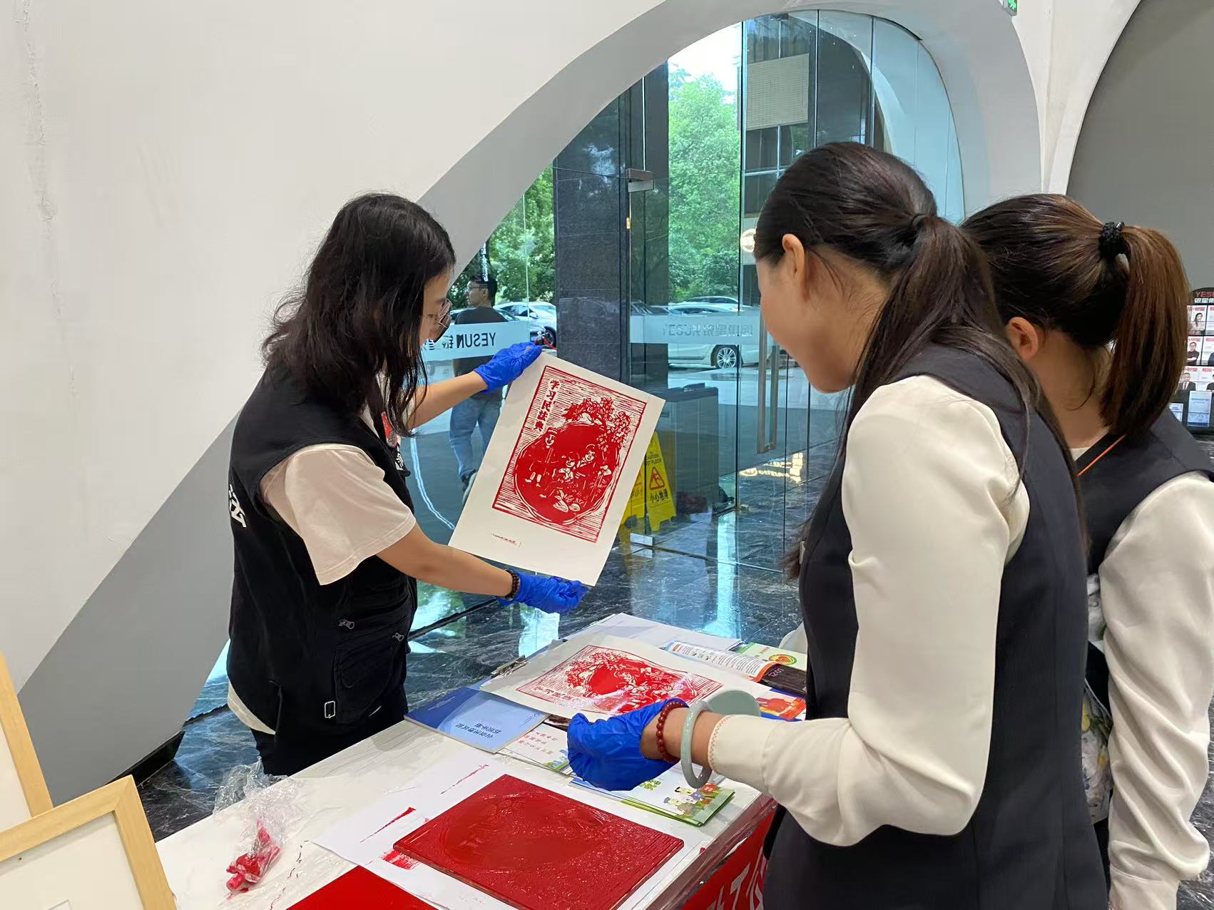 2025年8月6日观澜街道司法所进园区开展“法治伴企行,服务零距离”惠企助工公共法律服务活动(银星).jpg