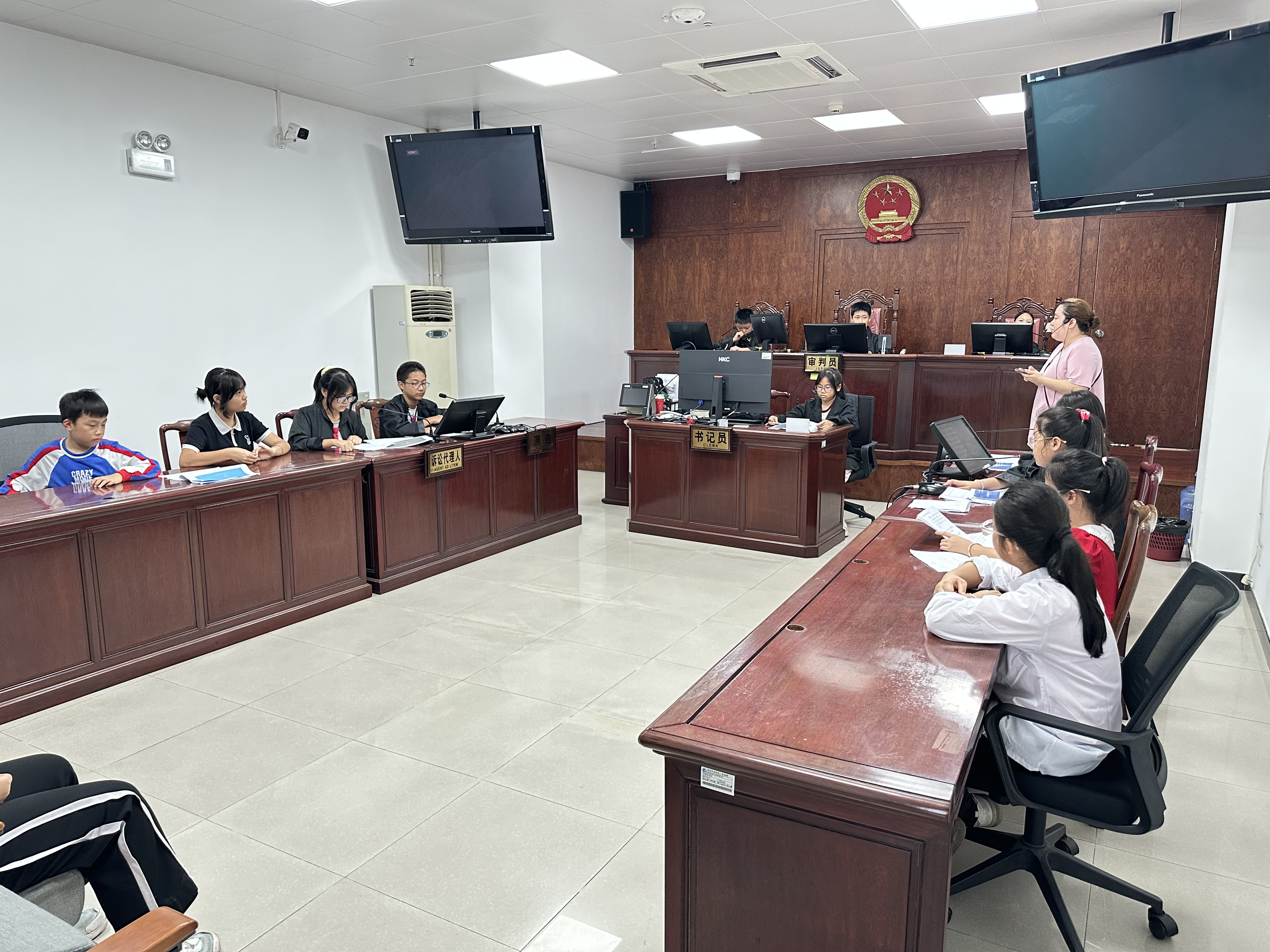 4-青少年“法律职业体验营”活动之模拟法庭现场.jpg