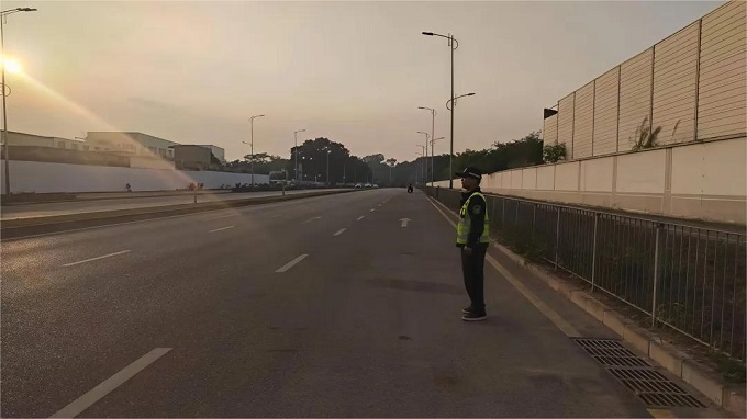 福城街道以观兴北路为典型扎实推进机动车违停专项治理.jpg