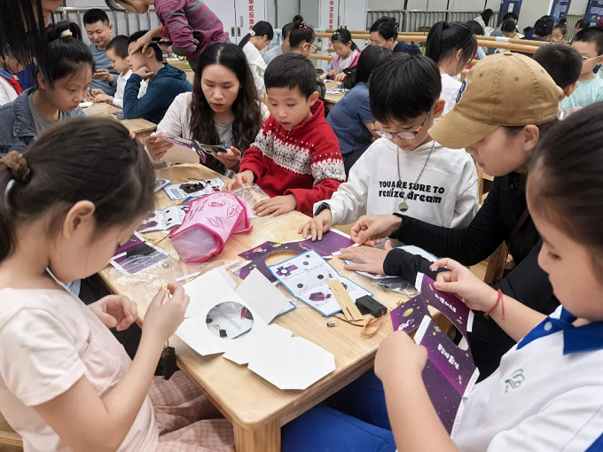 福城街道桔塘社区-当社区变成“科学城堡”:桔塘这样点亮孩子的第一个科学梦2.webp.png
