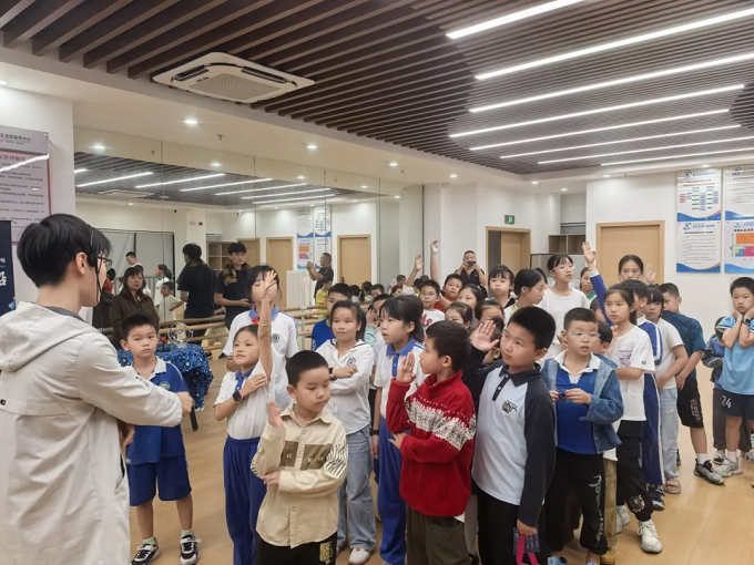 福城街道桔塘社区-当社区变成“科学城堡”:桔塘这样点亮孩子的第一个科学梦.webp.png