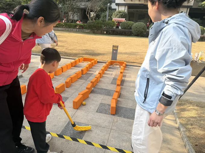 珑门名苑幼儿园与桔塘社区共办迎新活动8.webp.png
