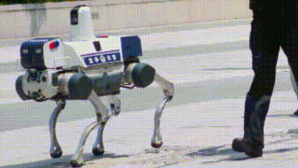 4.智能警用巡逻机器人.gif