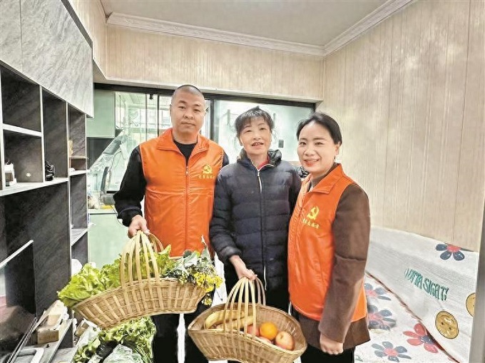 福城街道章阁社区-暖心守护异乡姐弟，姐姐手写感谢信致敬背后的“亲人”.png