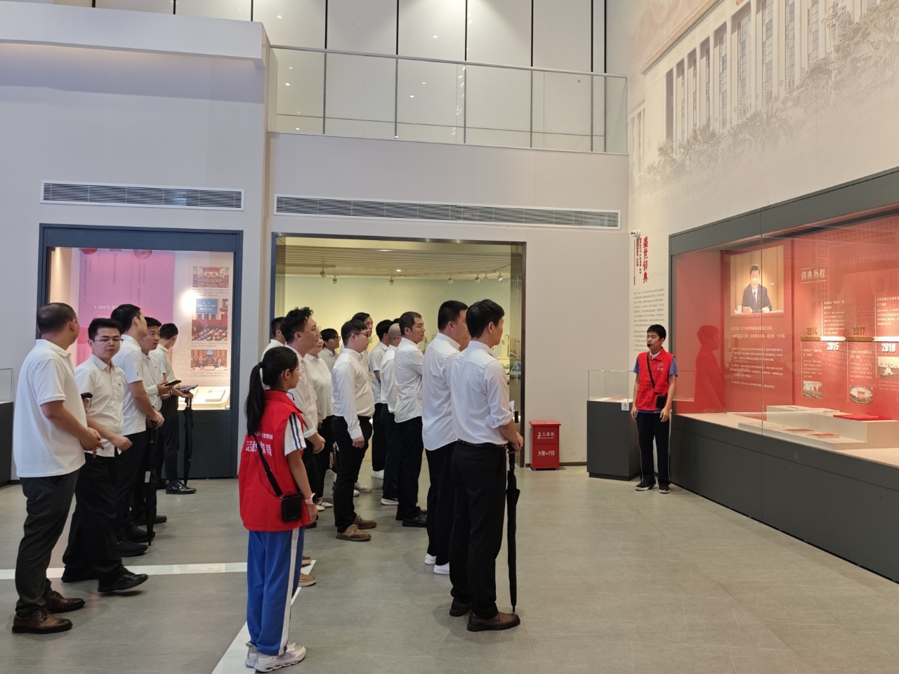 图5：“团建+志愿”为党建活动激发新活力.jpg